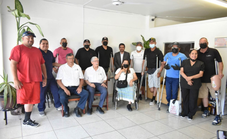 Reconstruyendo sueños paso a paso, 53 personas reciben prótesis gratuitas