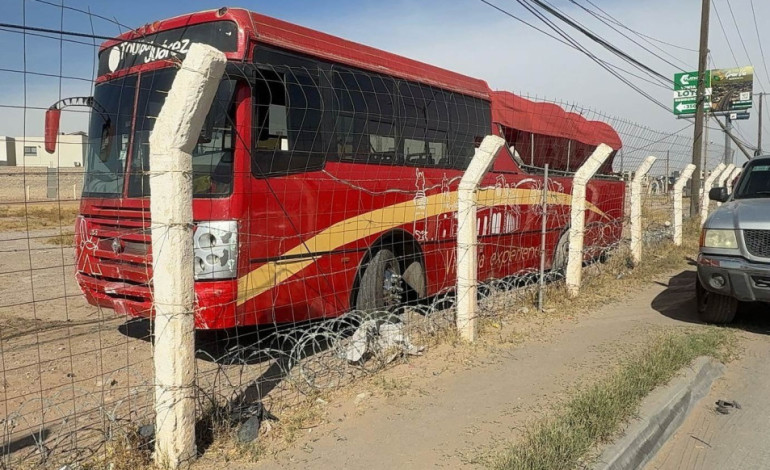 Choca TuriBús en la Ejército Nacional