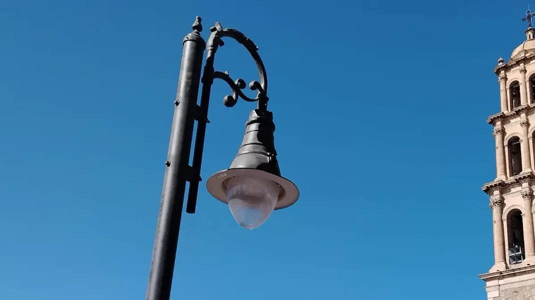 Iluminan 985 parques de Ciudad Juárez con luces LED