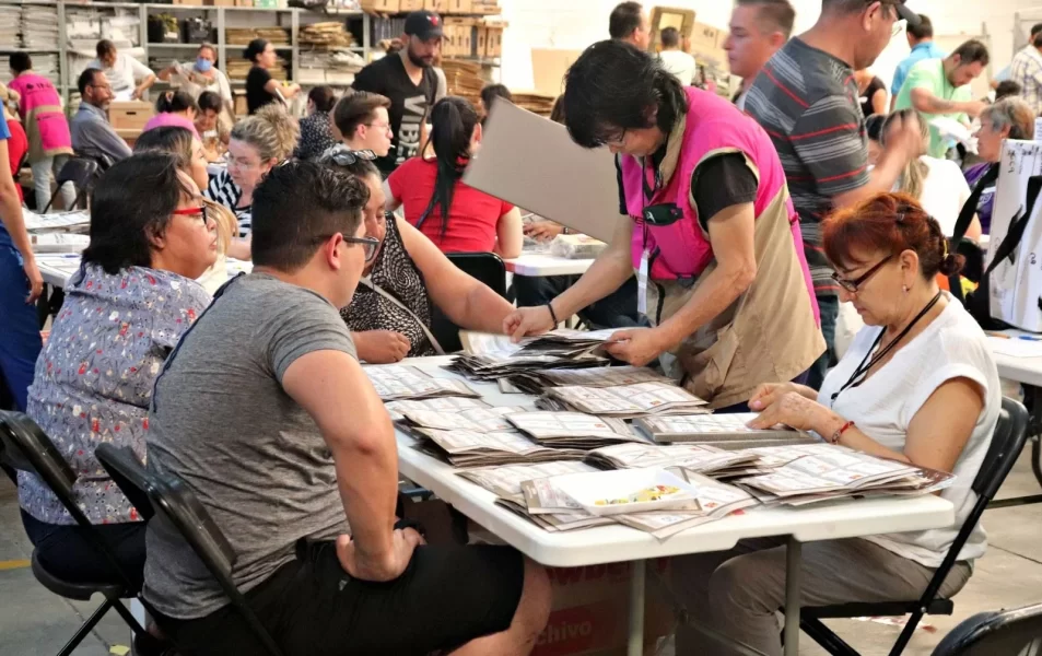 Abre INE vacantes con sueldo de hasta 8 mil 750 pesos