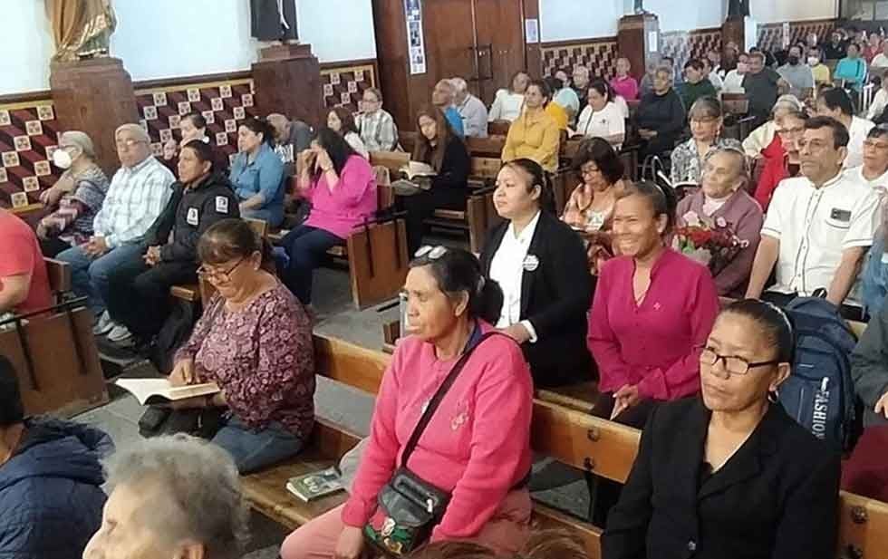 Dedican misa a las que aún viven… y a las que ya no están