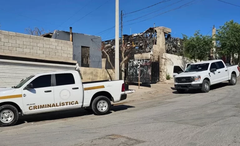 Catean vivienda en busca de autos robados