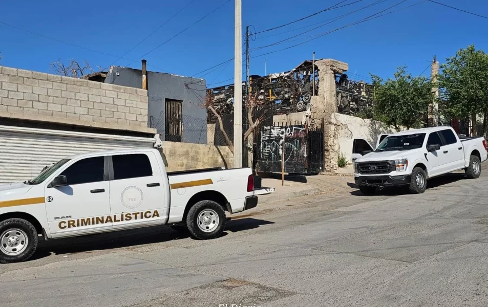 Catean vivienda en busca de autos robados