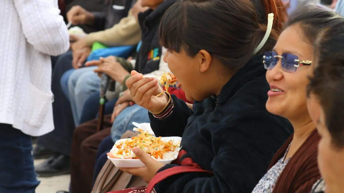 Regulación Comercial retirará a comerciantes informales de banquetas en operativos permanentes