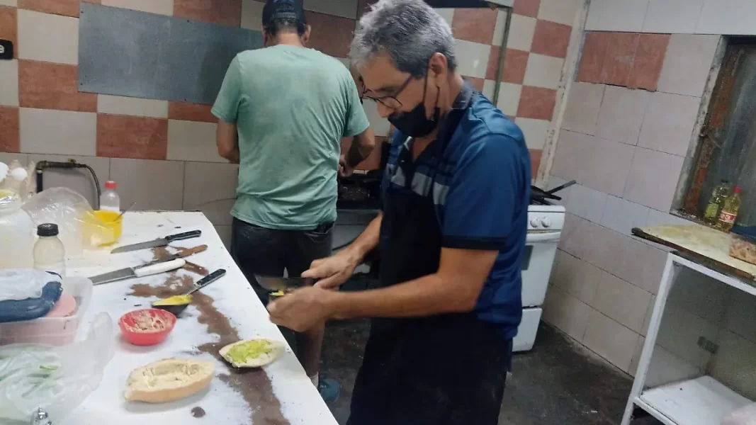 Lonches y burritos del “More”: 40 años de tradición familiar en Juárez