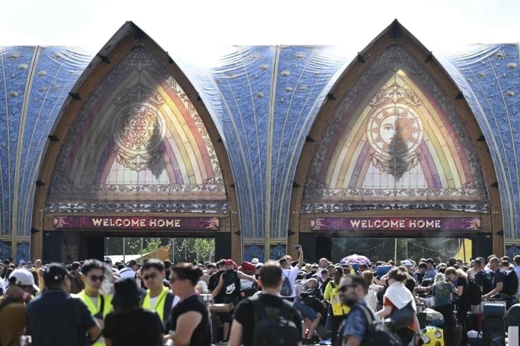 Tomorrowland sigue en pie pese a incendio en escenario