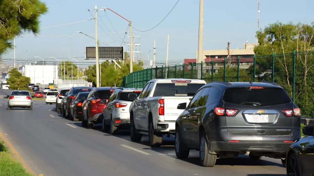 ¡Hasta dos horas! Reportan largas filas y demoras en puentes internacionales