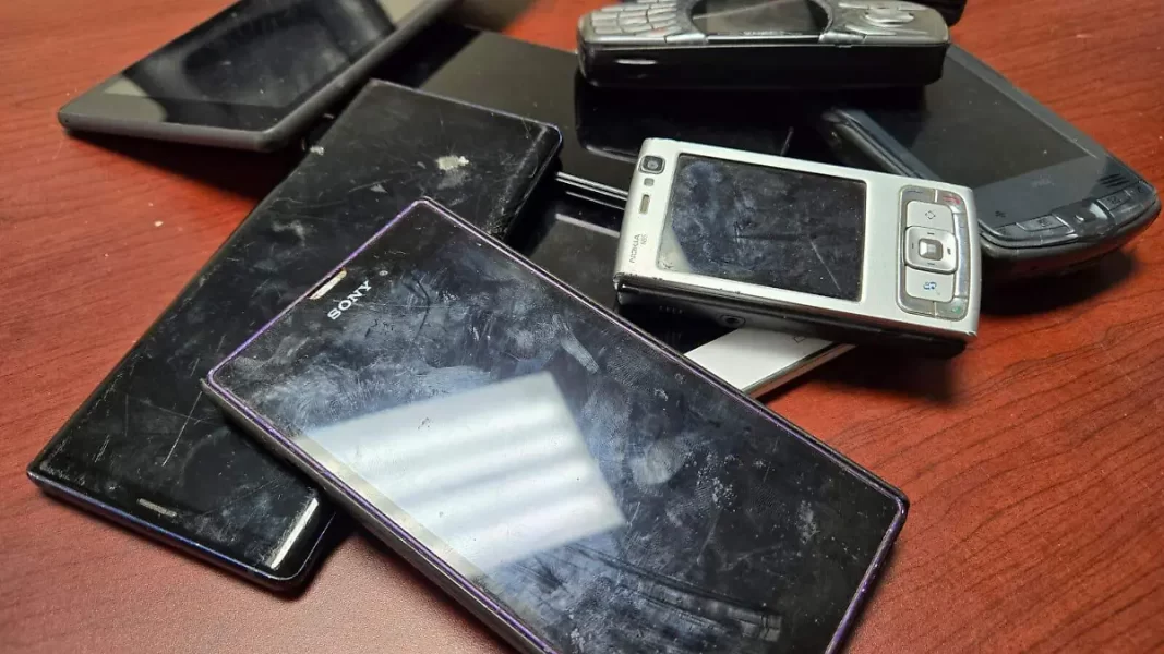 Juarenses desechan 12 toneladas de basura electrónica al mes