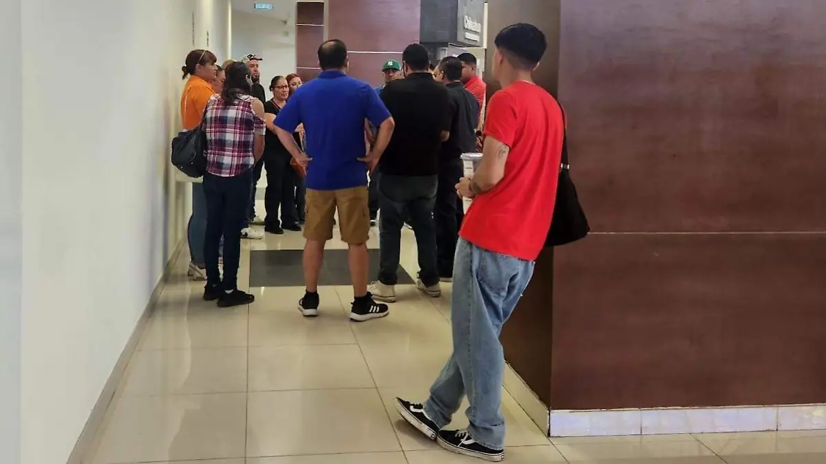 Tras declararse en bancarrota, empresa EDC busca liquidar a empleados con 10 mil pesos o menos