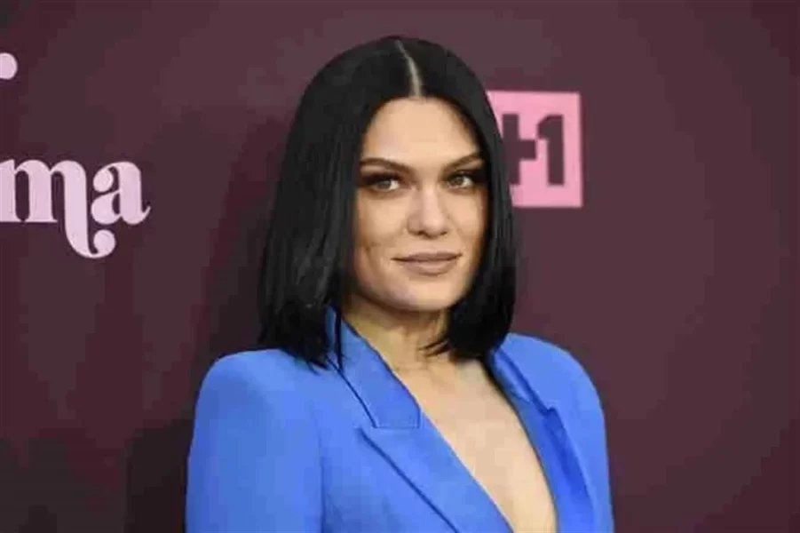 Se someterá Jessie J a otra cirugía tras cáncer de mama