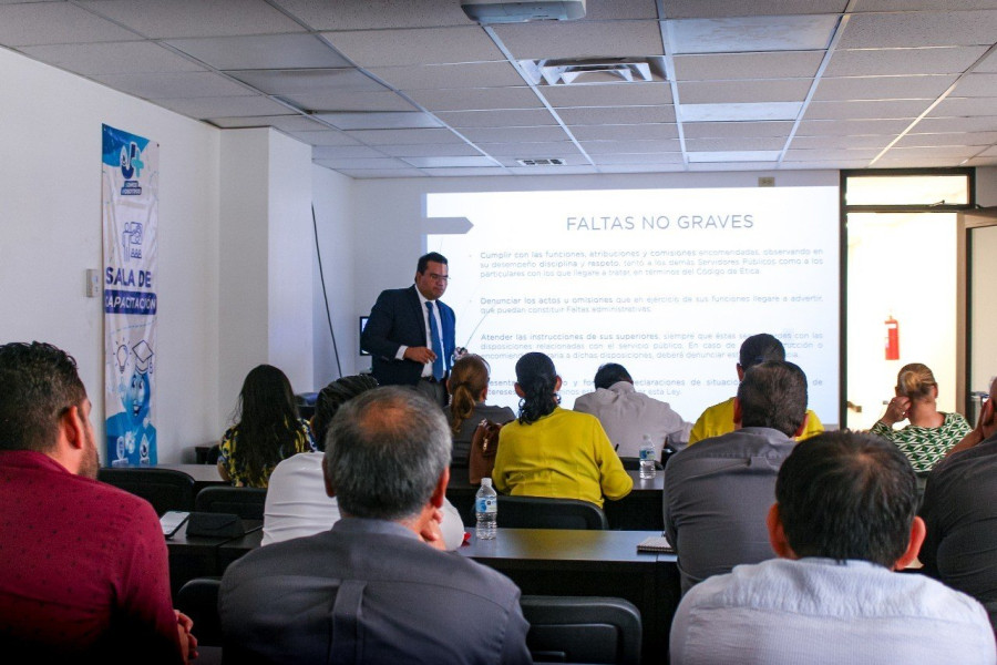 Capacita JMAS a su personal en manejo de recursos públicos