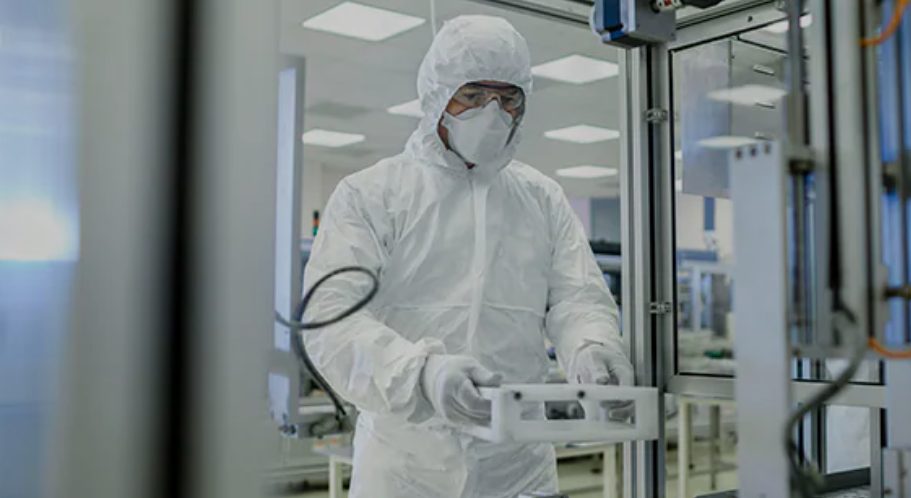 Donan laboratorio de semiconductores valuado en 1.2 mdd para estudiantes de Juárez