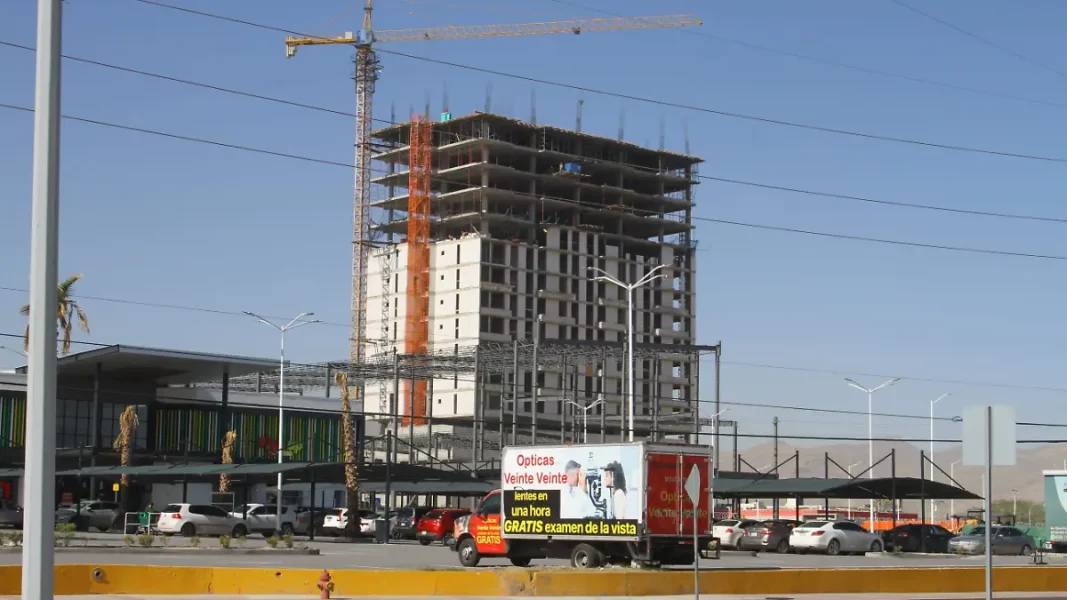 Vivienda vertical está dirigida a sectores de clase media y residencial alta, señala ex presidente de Colegio de Arquitectos