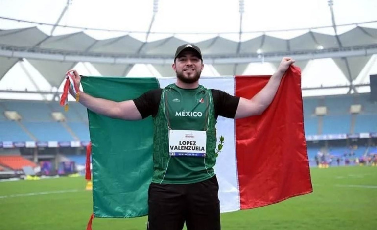 Lanza Luis Carlos López el disco al oro mundialista