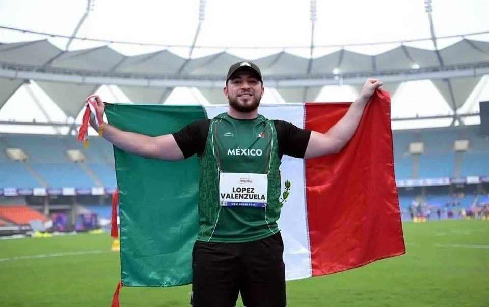Lanza Luis Carlos López el disco al oro mundialista