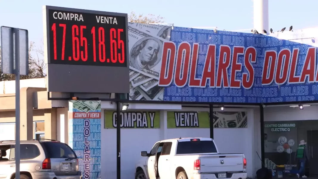 Cotiza dólar la compra el 18.65 pesos en centros cambiarios este viernes