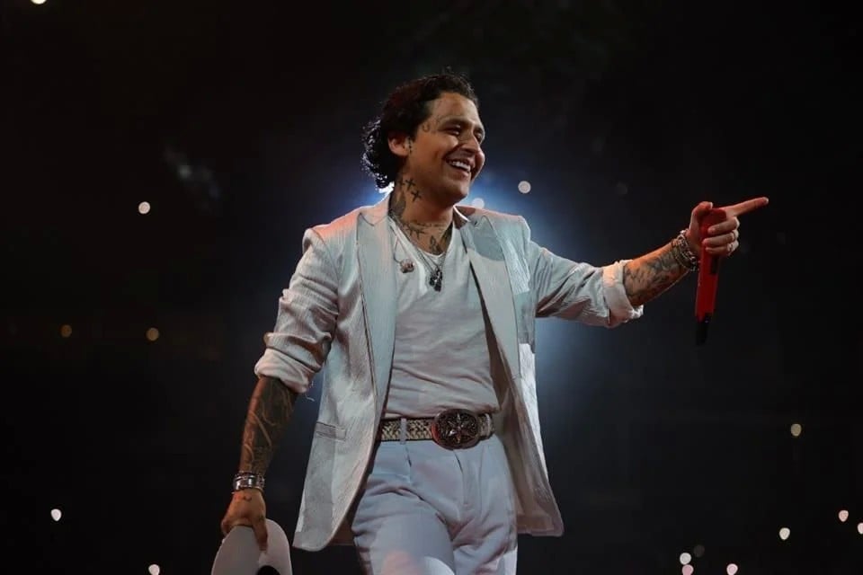 Se suman Christian Nodal y Carlos Santana a los Latin Grammy