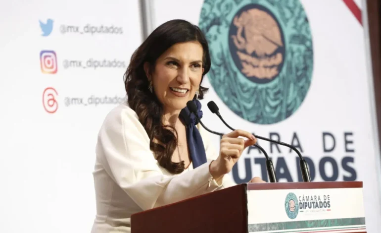 Kenia López propone IVA cero a alimentos para mascotas y deducción veterinaria