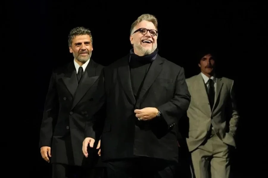 Anuncia Guillermo Del Toro la muerte de su hermano mayor