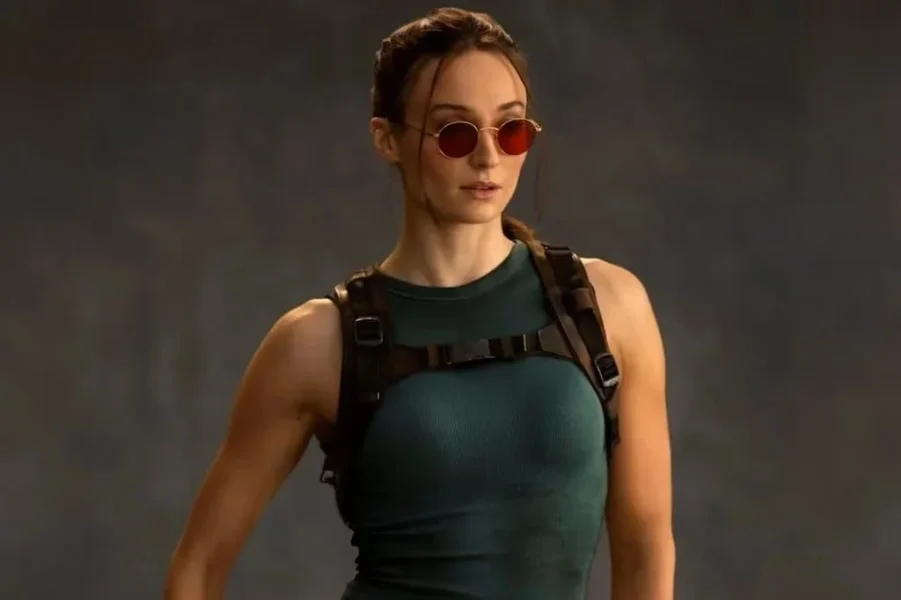 Se transforma Sophie Turner en Lara Croft para serie
