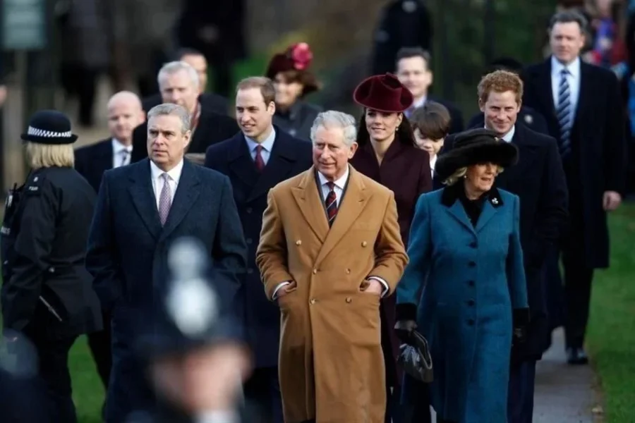 Colaborará Rey Charles III en investigación contra Andrew
