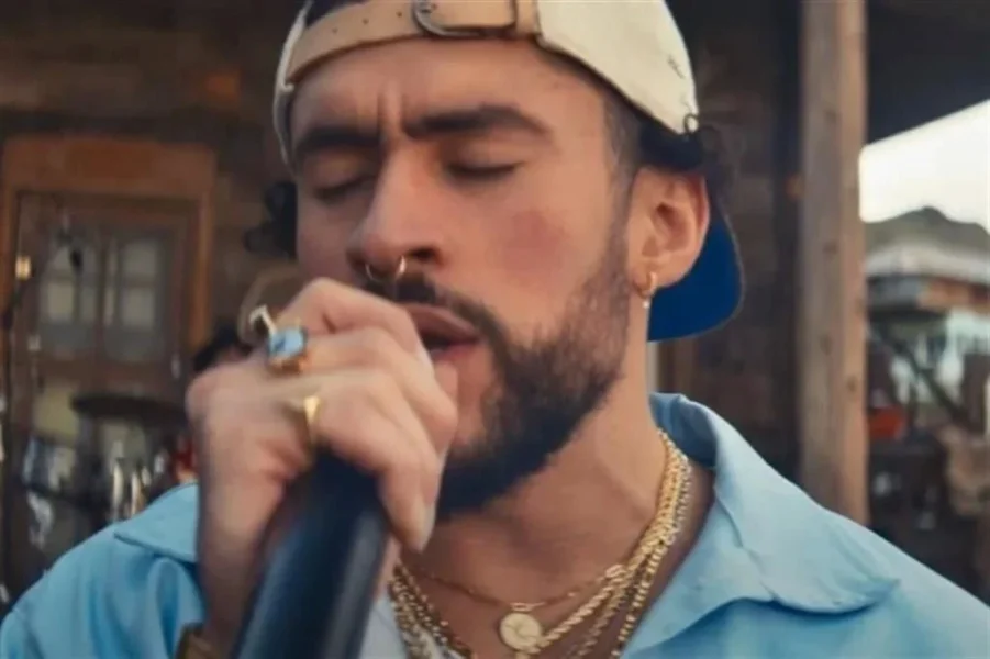 Aprenden español previo al show de Bad Bunny en Super Bowl