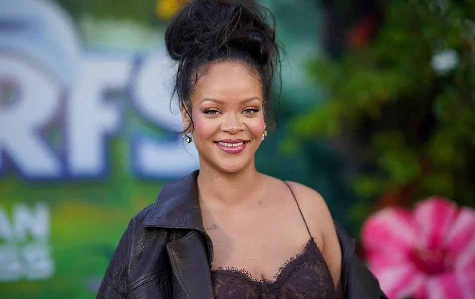 Mujer se declara inocente de intento de asesinato de Rihanna