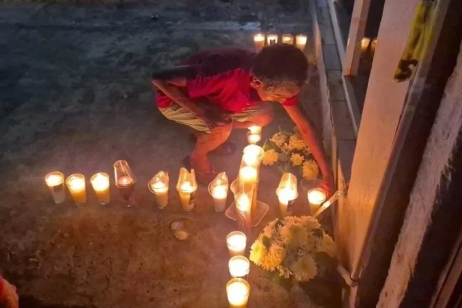 Dan último adiós a maestras en Michoacán; exigen justicia