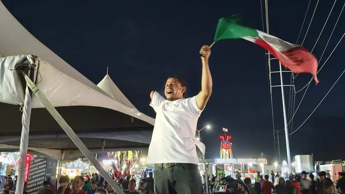 Cerca de mil fronterizos celebran en el Estadio 8 de Diciembre triunfo de México 3-0 ante Chequia