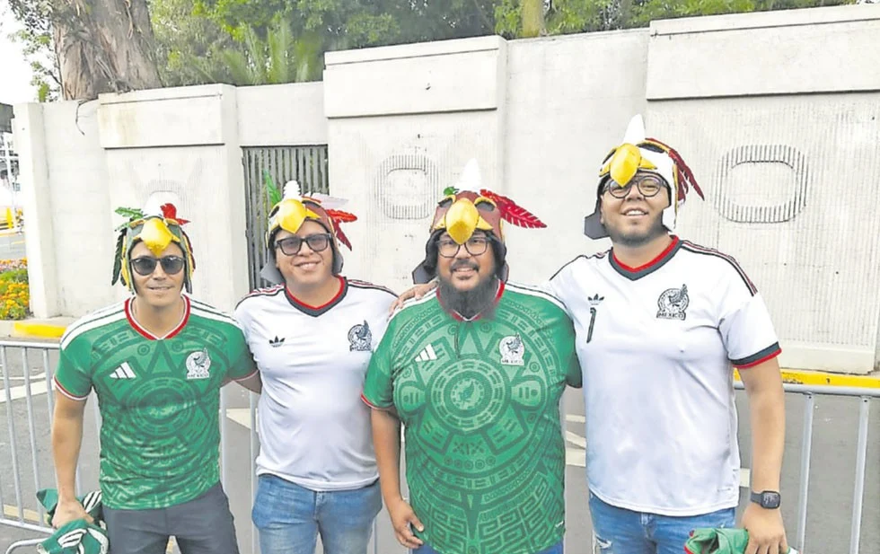 Conquistan juarenses con su estilo azteca