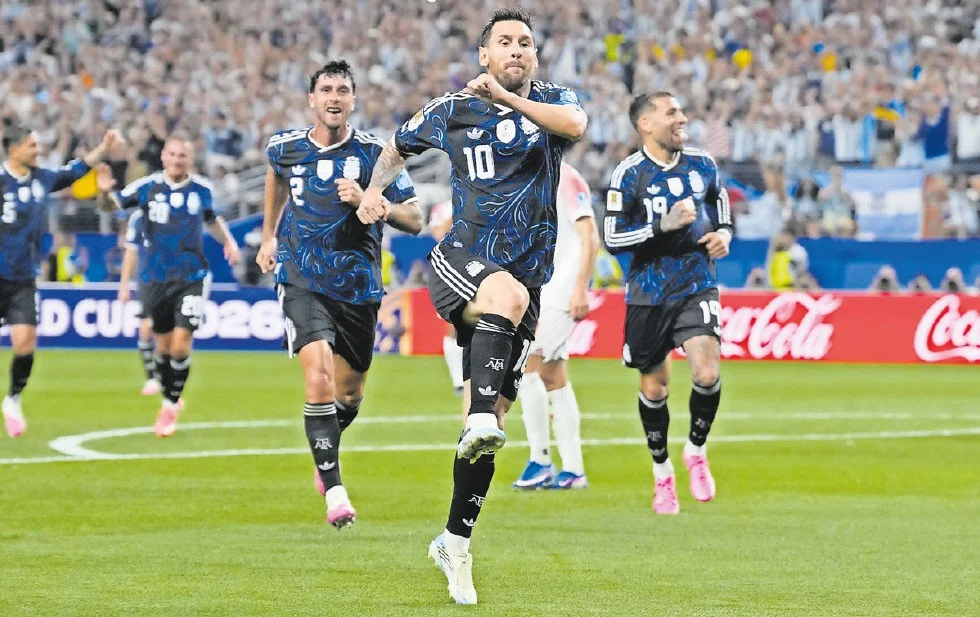 Incrementa Messi su leyenda