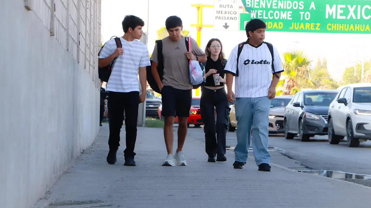 Piden a padres juarenses cuidar su visa al cruzar con hijos nacidos en EU