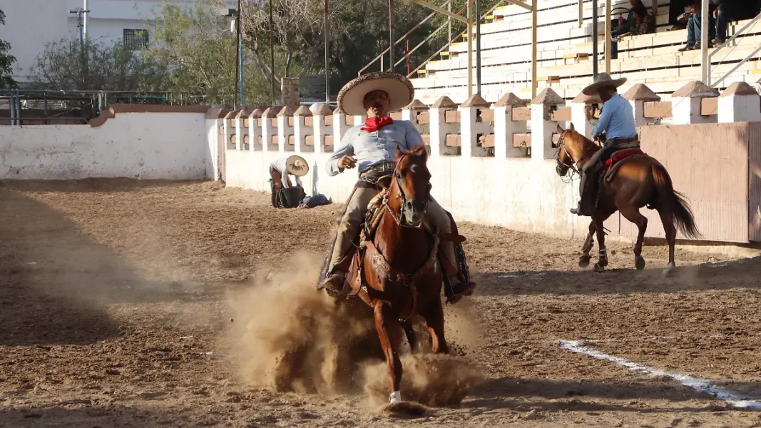 Charreada y escaramuzas llenan de tradición a Ciudad Juárez en el Festival Juangabrielísimo