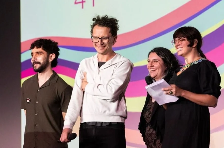 Documental que genera imágenes futuristas con IA es premiado en Venecia
