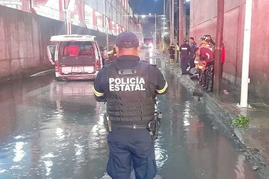 Mueren 6 intoxicados adentro de vagoneta