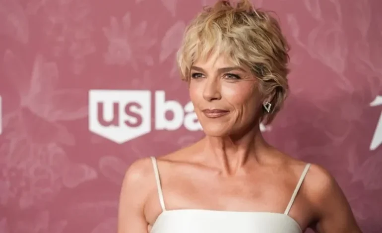 Dice Selma Blair que sufrió emergencia médica durante vuelo