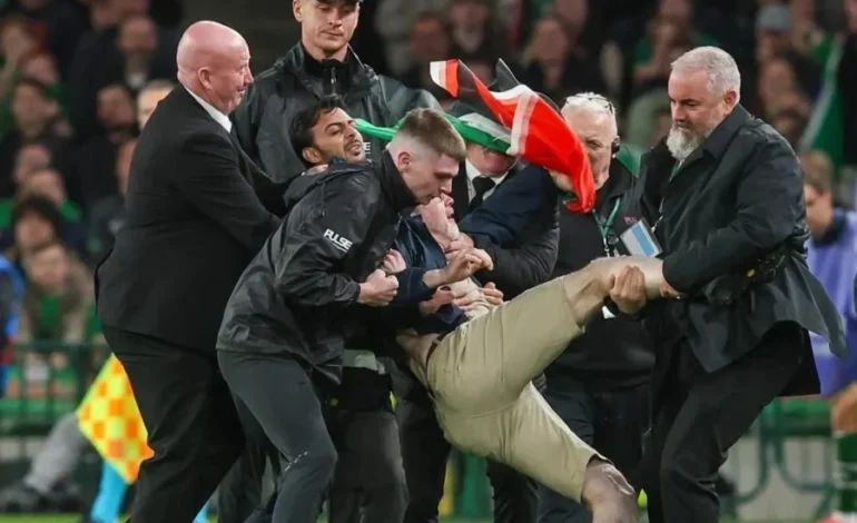 Interrumpen el Irlanda-Austria con protestas propalestinas
