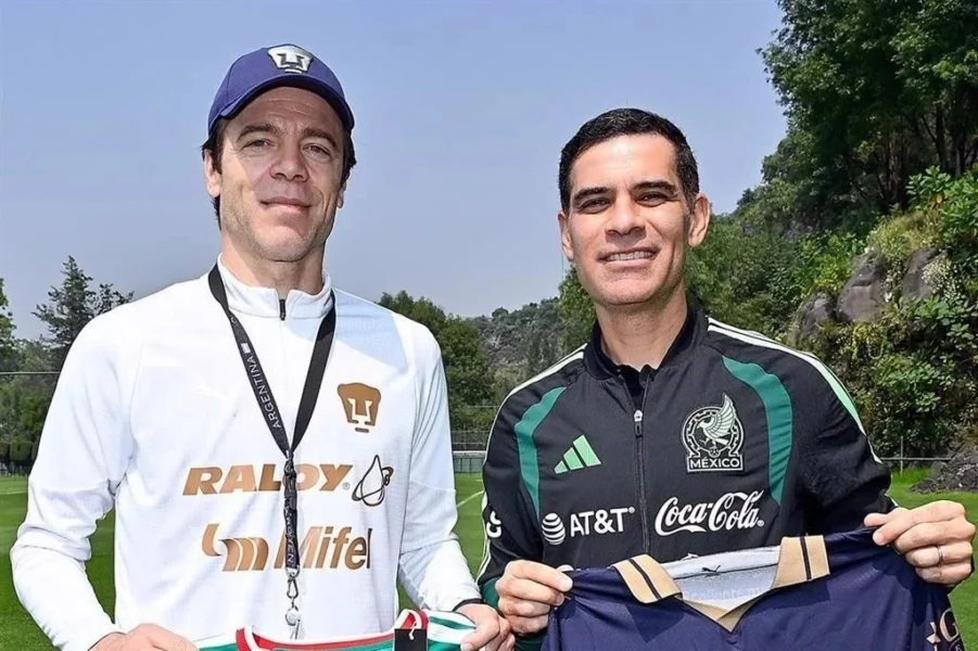 Rafa Márquez aparece en la práctica de Pumas